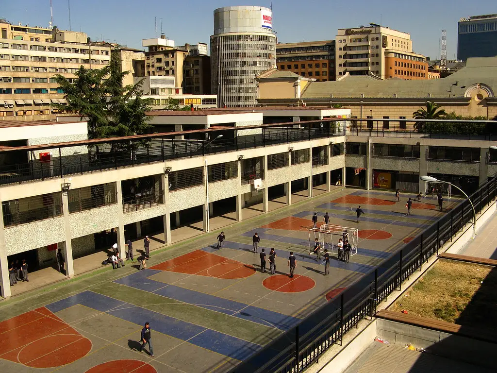 Colegios y Municipalidades